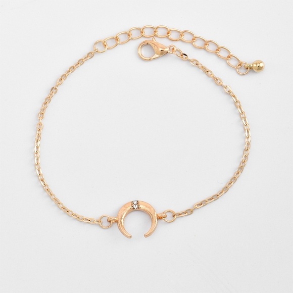 **FERNANDA* 5-Pc Gold Lightning Bolt Bracelet Set - Picture 6 of 10